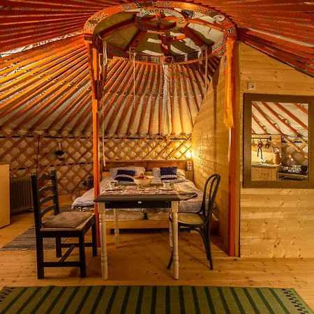 Apartment Dream By The Stream In A Yurt - Happy *